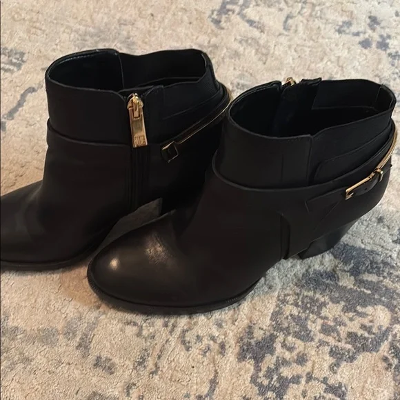 Ivanka Trump Elegant Black Ankle Boots - Picture 3 of 6